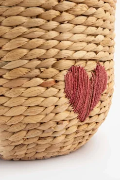 Mand van hyacinth met rode ingeweven hartjes large