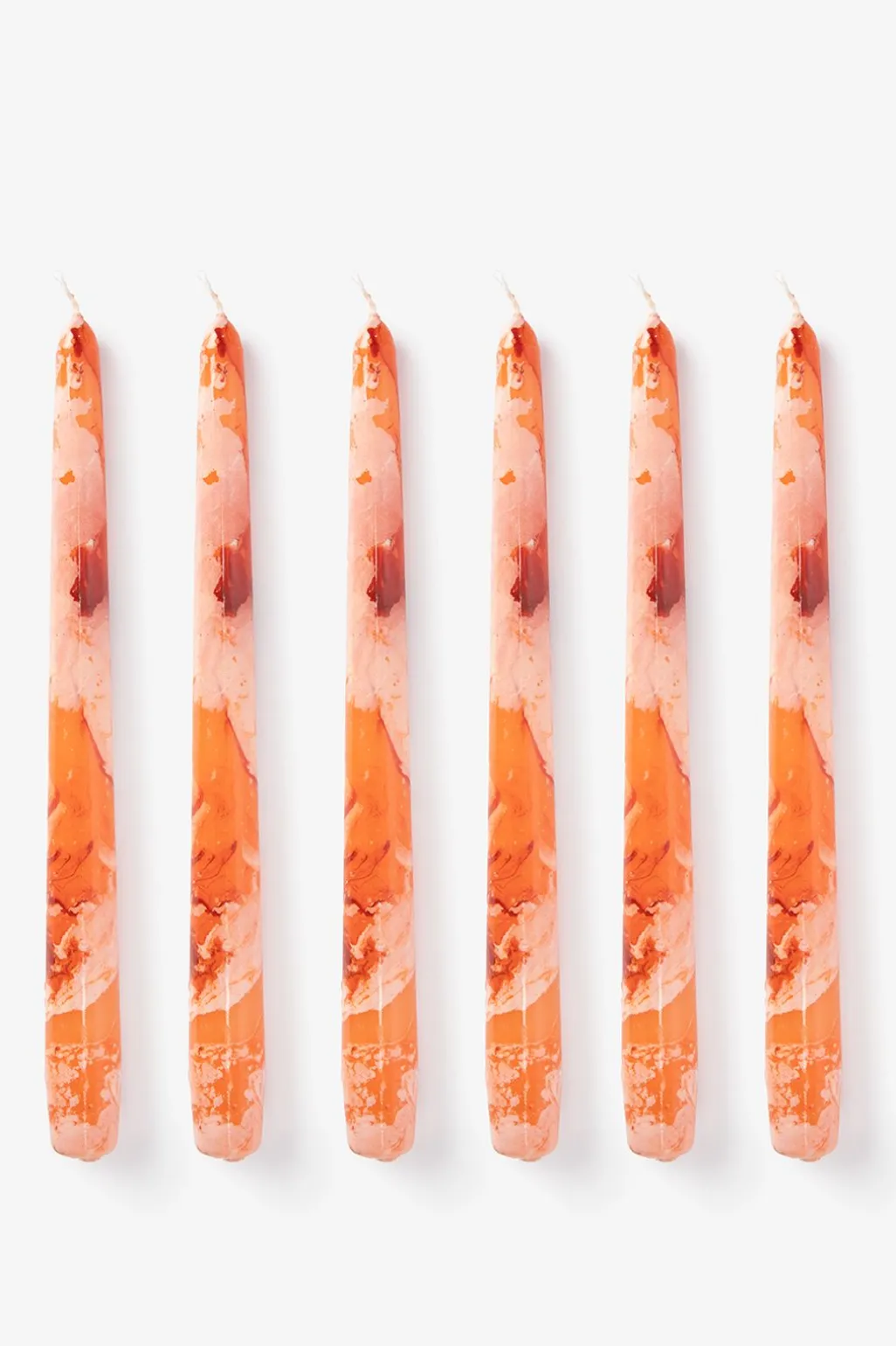 Oranje dinerkaarsen swirl