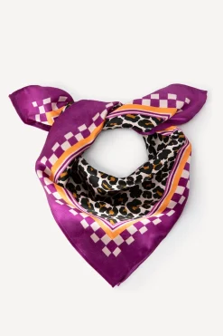 Paarse leopard print sjaal