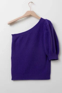 Paarse one shoulder trui met pofmouw