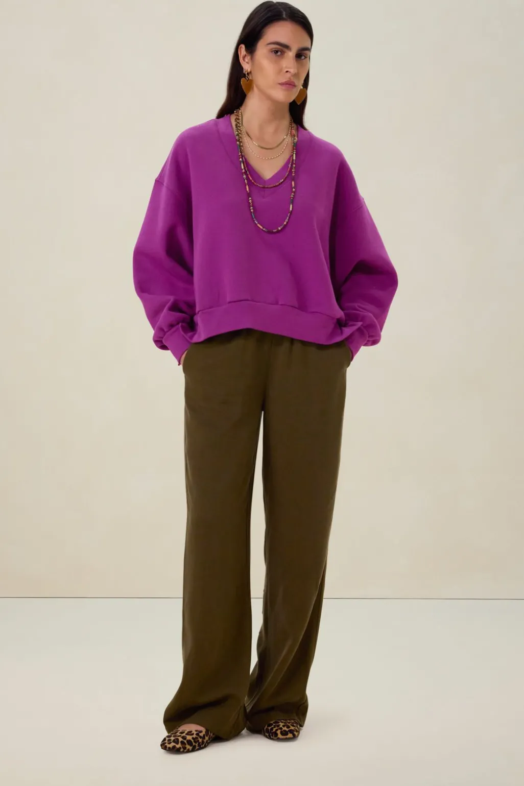 Paarse sweater met v-hals