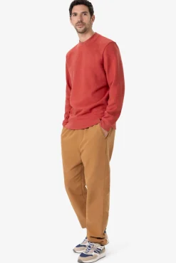 Rode sweater met hoge hals