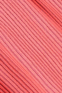 Roze gebreide trui