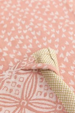 Roze katoenen theedoek met hartjesprint
