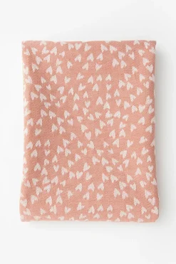 Roze katoenen theedoek met hartjesprint