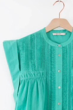 Turquoise mouwloze blouse met pintuck details