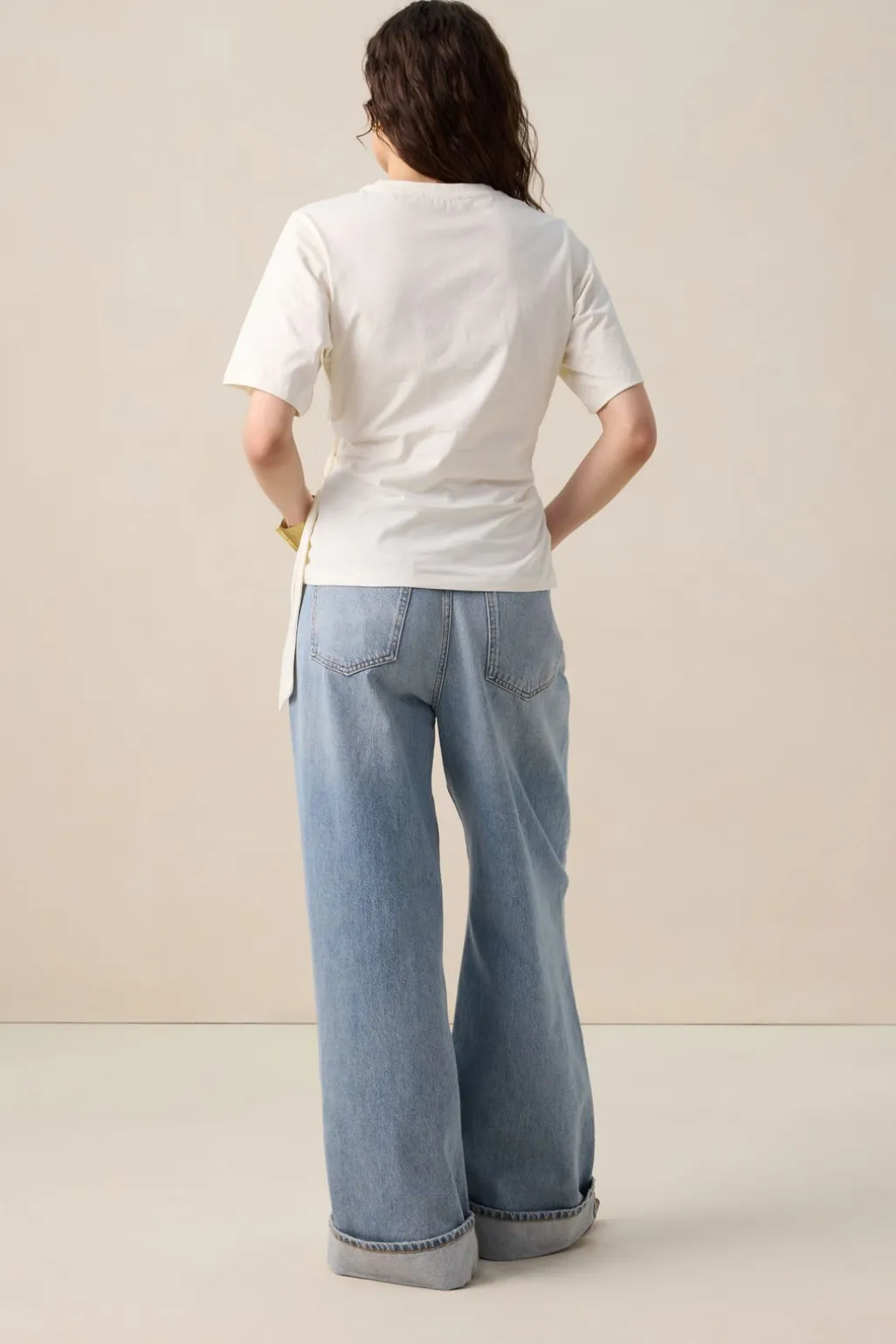 Wit T-shirt met knoopdetail