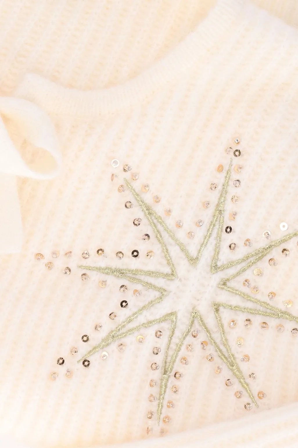 Wit vest met embroidery en strikdetails