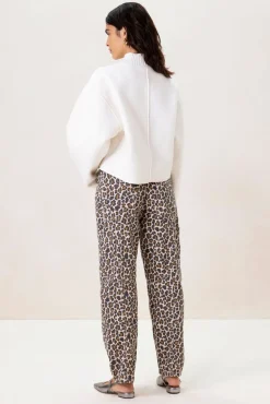 Witte boucle sweater