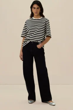 Zwarte denim high waist curved leg jeans