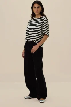 Zwarte denim high waist curved leg jeans