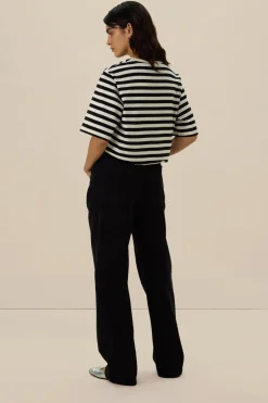 Zwarte denim high waist curved leg jeans